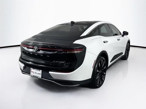 Oxygen White w/Black Bi-Tone 2024 Toyota Crown Platinum