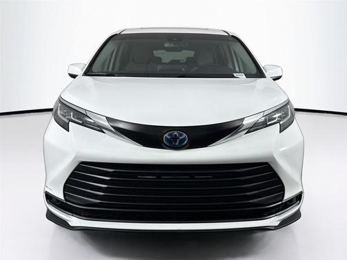 2021 Toyota Sienna LE