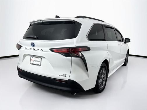 2021 Toyota Sienna LE