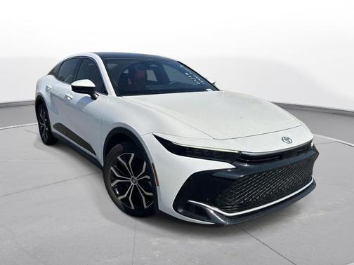 Oxygen White 2023 Toyota Crown Limited