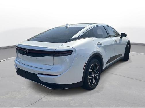 Oxygen White 2023 Toyota Crown Limited