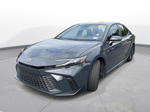 Underground 2025 Toyota Camry SE