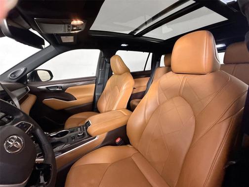 2022 Toyota Highlander Platinum