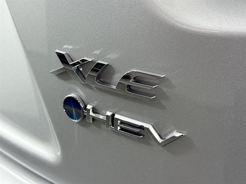 2025 Toyota Corolla Hybrid XLE