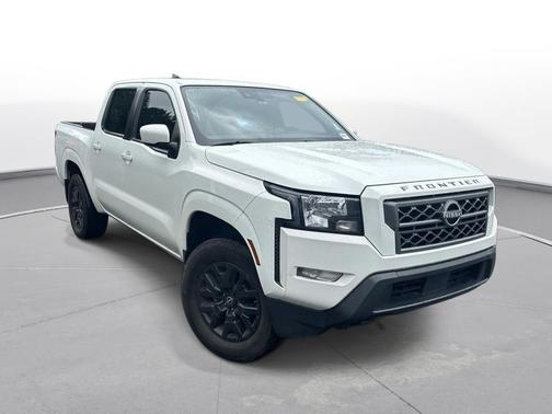 Glacier White 2024 Nissan Frontier SV