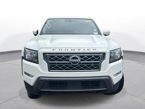 Glacier White 2024 Nissan Frontier SV