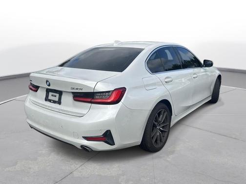 Mineral White Metallic 2019 BMW 330 xDrive