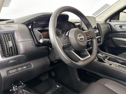 Gun Metallic 2025 Nissan Pathfinder SL FWD