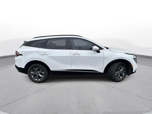 Glacial White Pearl 2023 Kia Sportage SX