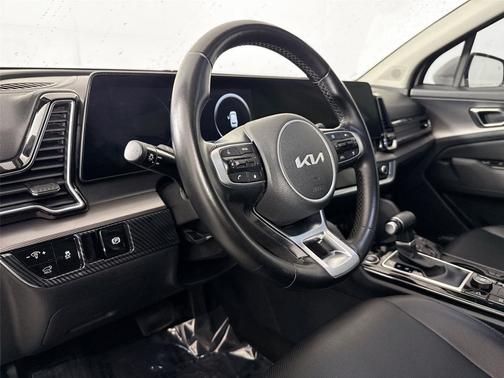 Glacial White Pearl 2023 Kia Sportage SX