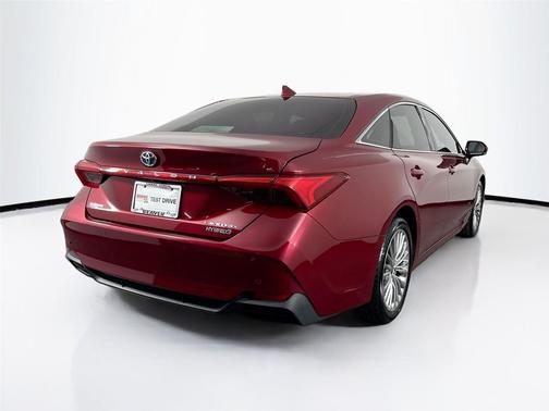 2022 Toyota Avalon Hybrid Limited