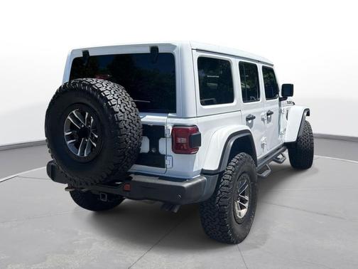 Bright White Clearcoat 2024 Jeep Wrangler Rubicon 392