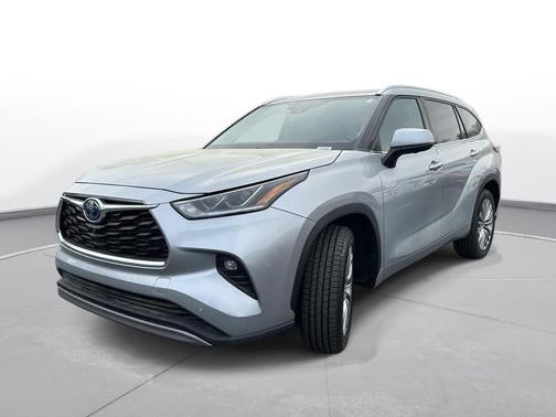 Celestial Silver Metallic 2023 Toyota Highlander Hybrid Platinum
