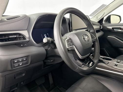 Celestial Silver Metallic 2023 Toyota Highlander Hybrid Platinum