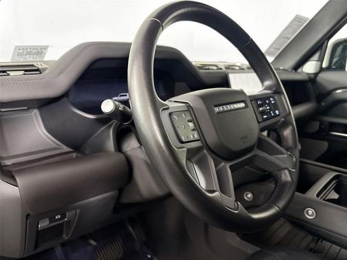 2024 Land Rover Defender 130 P400 X-Dynamic SE