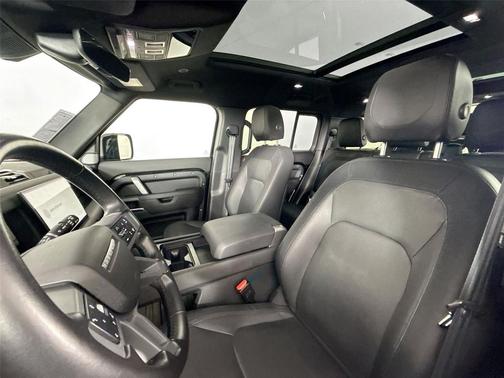 2024 Land Rover Defender 130 P400 X-Dynamic SE