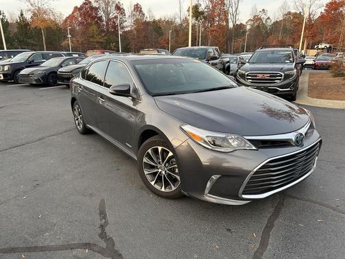 2018 Toyota Avalon Hybrid XLE Premium