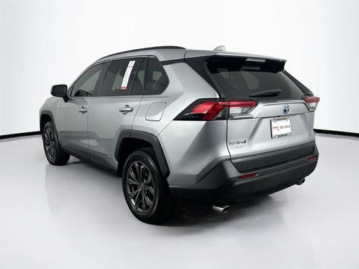 2022 Toyota RAV4 Hybrid XLE Premium