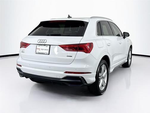2022 Audi Q3 45 S line Premium Plus