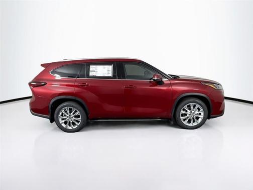 Ruby Flare Pearl 2026 Toyota Highlander Limited
