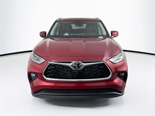 Ruby Flare Pearl 2026 Toyota Highlander Limited