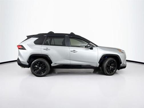 2022 Toyota RAV4 Hybrid SE