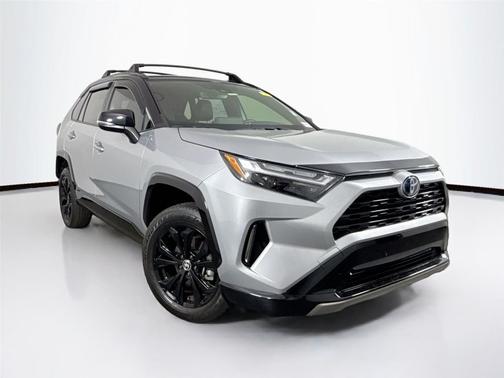 2022 Toyota RAV4 Hybrid SE