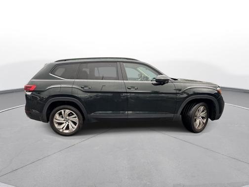 Racing Green Metallic 2021 Volkswagen Atlas 3.6L SE w/Technology