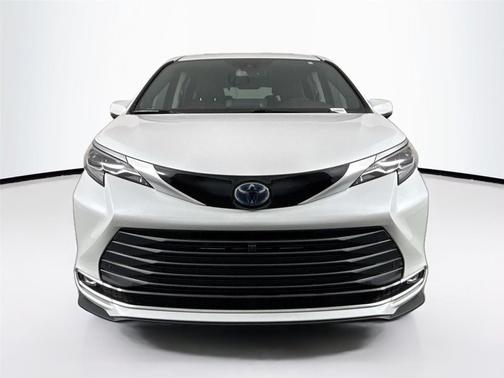 2024 Toyota Sienna Platinum 7 Passenger