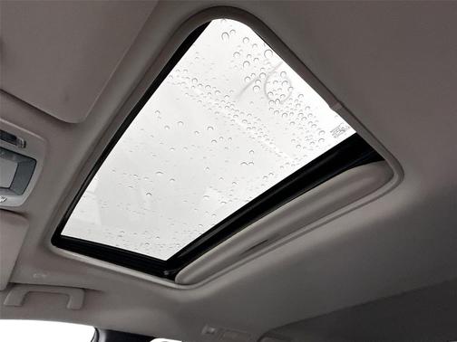 Wind Chill Pearl 2025 Toyota Sienna XLE