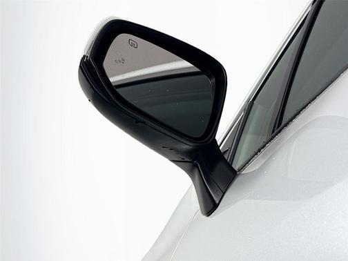 Wind Chill Pearl 2025 Toyota Sienna XLE