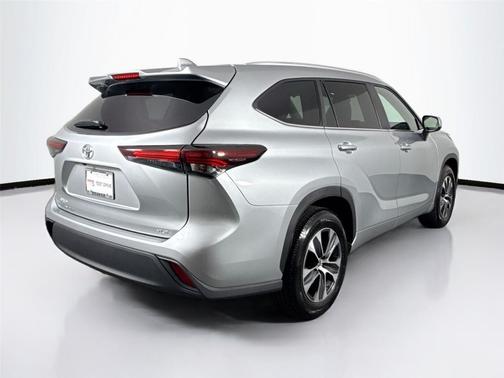 2024 Toyota Highlander XSE