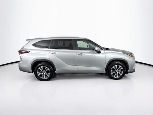 2024 Toyota Highlander XSE