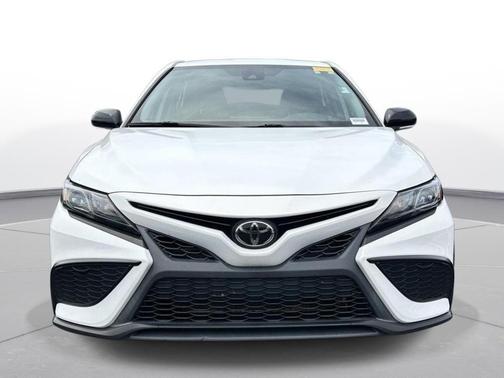 Ice Cap 2023 Toyota Camry SE