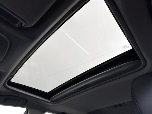 Midnight Black Metallic 2022 Toyota Camry SE