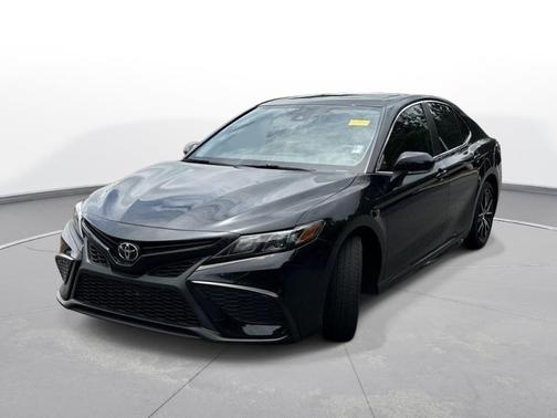 Midnight Black Metallic 2022 Toyota Camry SE