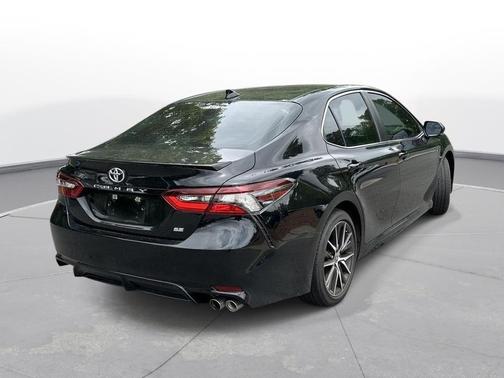 Midnight Black Metallic 2022 Toyota Camry SE