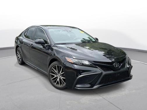 Midnight Black Metallic 2022 Toyota Camry SE