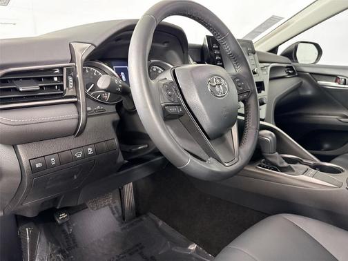 Midnight Black Metallic 2022 Toyota Camry SE