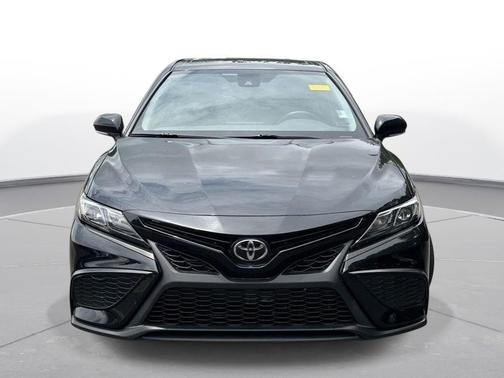 Midnight Black Metallic 2022 Toyota Camry SE