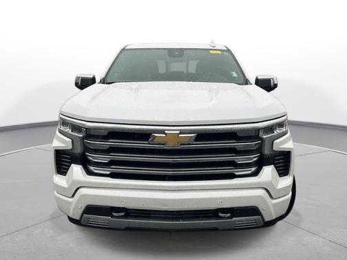 Iridescent Pearl Tricoat 2023 Chevrolet Silverado 1500 High Country