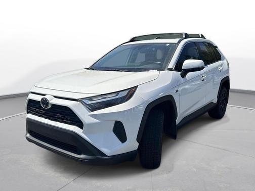 Ice Cap 2024 Toyota RAV4 XLE