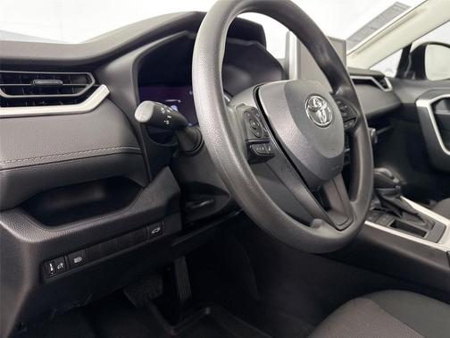 Ice Cap 2024 Toyota RAV4 XLE