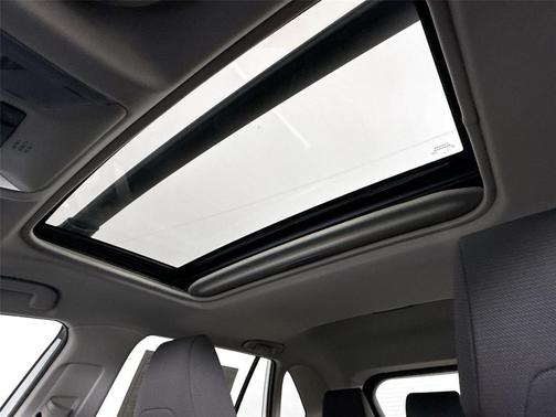 Ice Cap 2024 Toyota RAV4 XLE