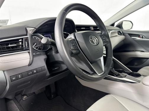 Galactic Aqua Mica 2018 Toyota Camry SE