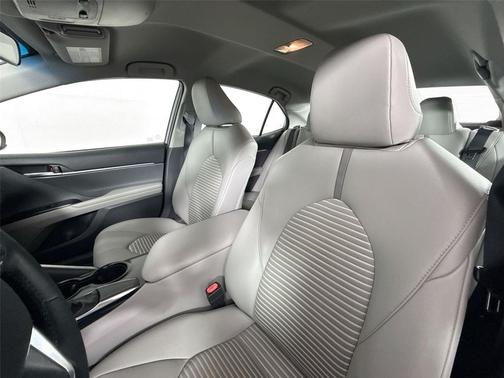 Galactic Aqua Mica 2018 Toyota Camry SE