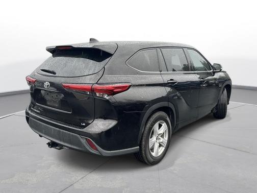 2021 Toyota Highlander LE