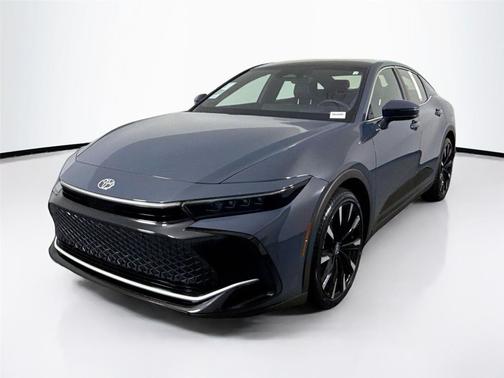 2025 Toyota Crown Platinum