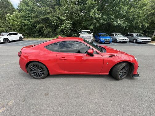 Hot Lava 2017 Toyota 86 Base