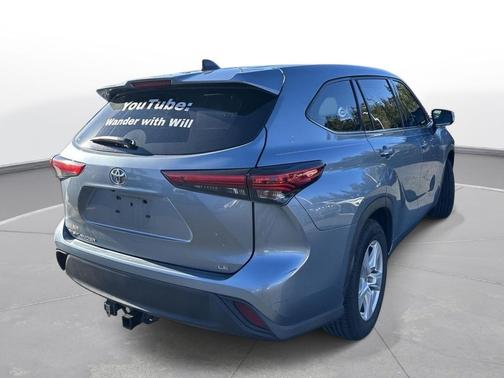 2022 Toyota Highlander LE